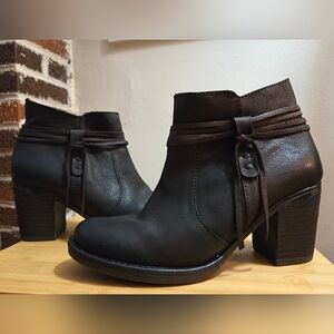 Miz Mooz size 8 dark brown leather ankle boots.